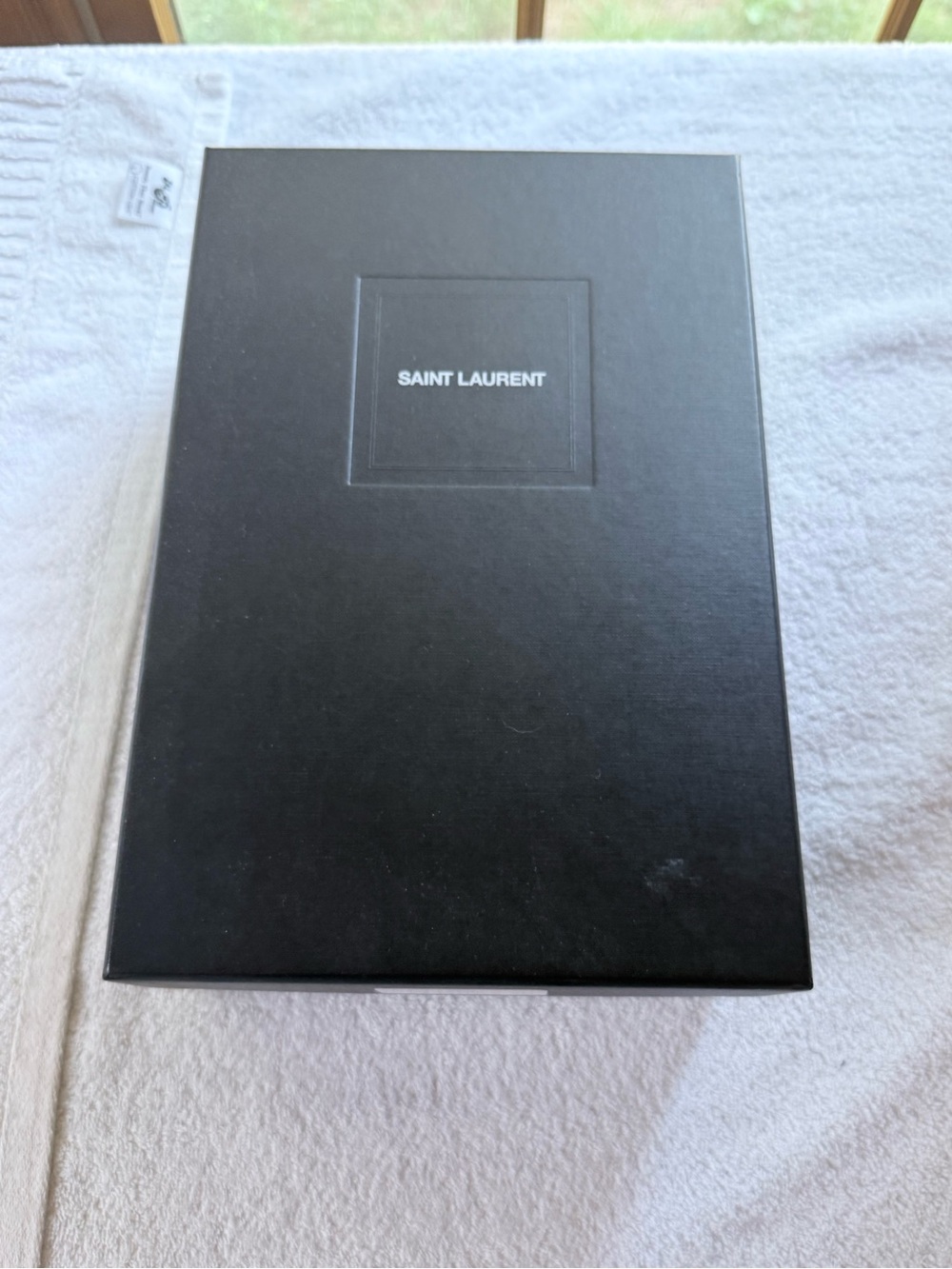 Saint Laurent Black Patent Thong Sandals with Gold YSL Logo - Picture 7 of 9